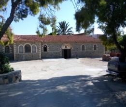 Poarta Bisericii Sfantului Mina